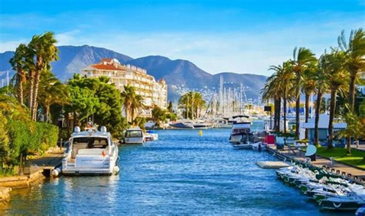 Cn1-Zona Chic Club Nautico, Clima, 5 Minutos Andando De La Playa, Centro, Restaurantes Apartment เอมปูเรียบราบา ภายนอก รูปภาพ
